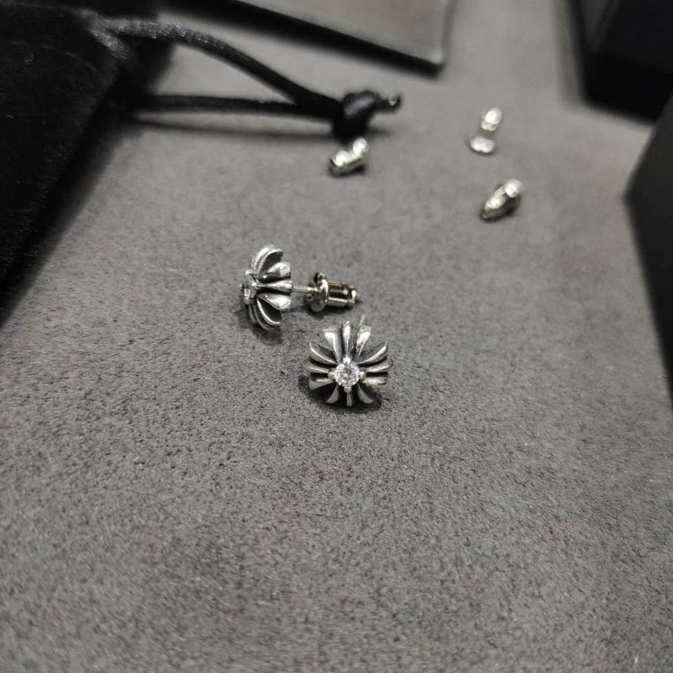Knockoff Ch*0me He**ts Logo Earring
