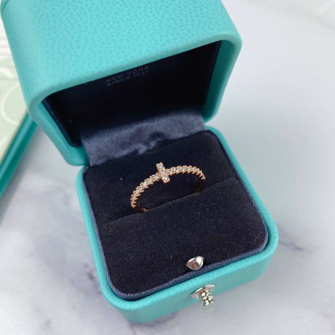 Knockoff T*f*ny Logo Ring