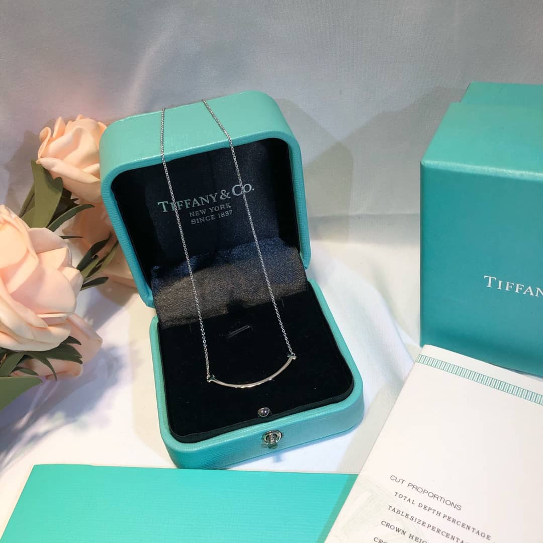 Knockoff T*f*ny Logo Necklace