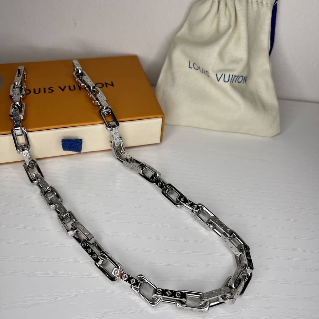 Best L0vis Vvtt0n Classic Necklace