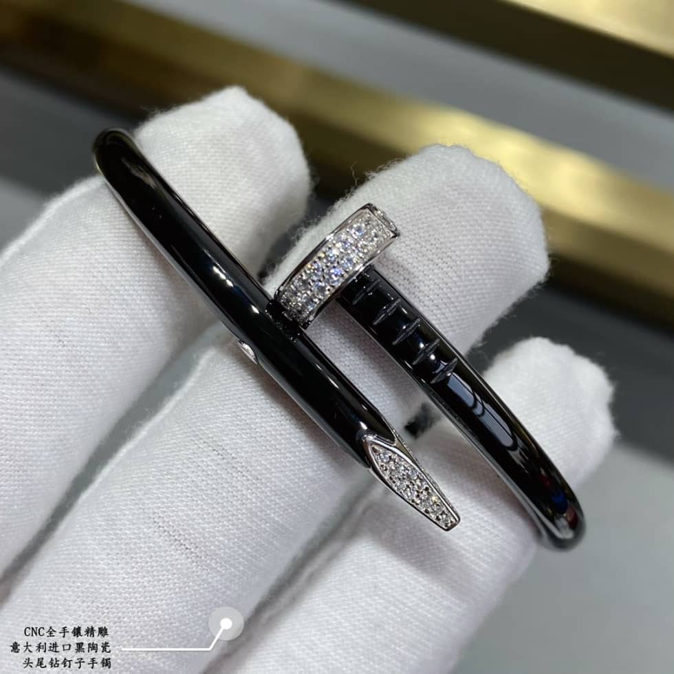 7 Star Ca*t1er Bracelet