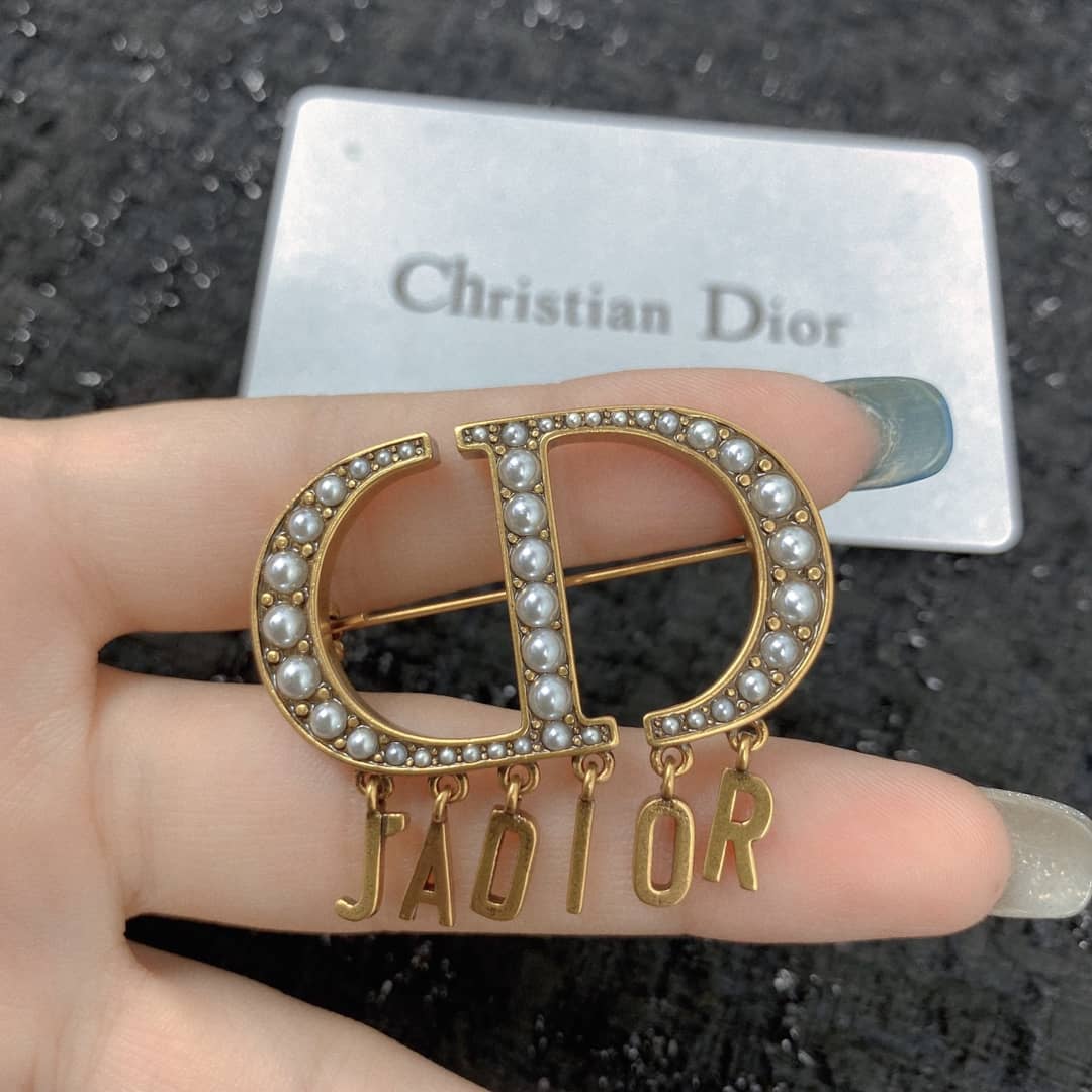 Best Chr1st1an D10r Classic Brooch