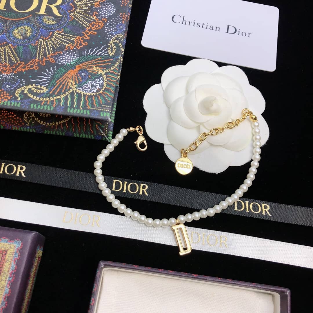 Best Chr1st1an D10r Classic Bracelet