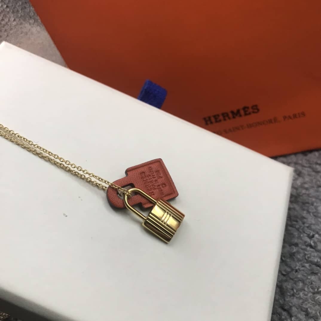H**me5 Necklace First Copy