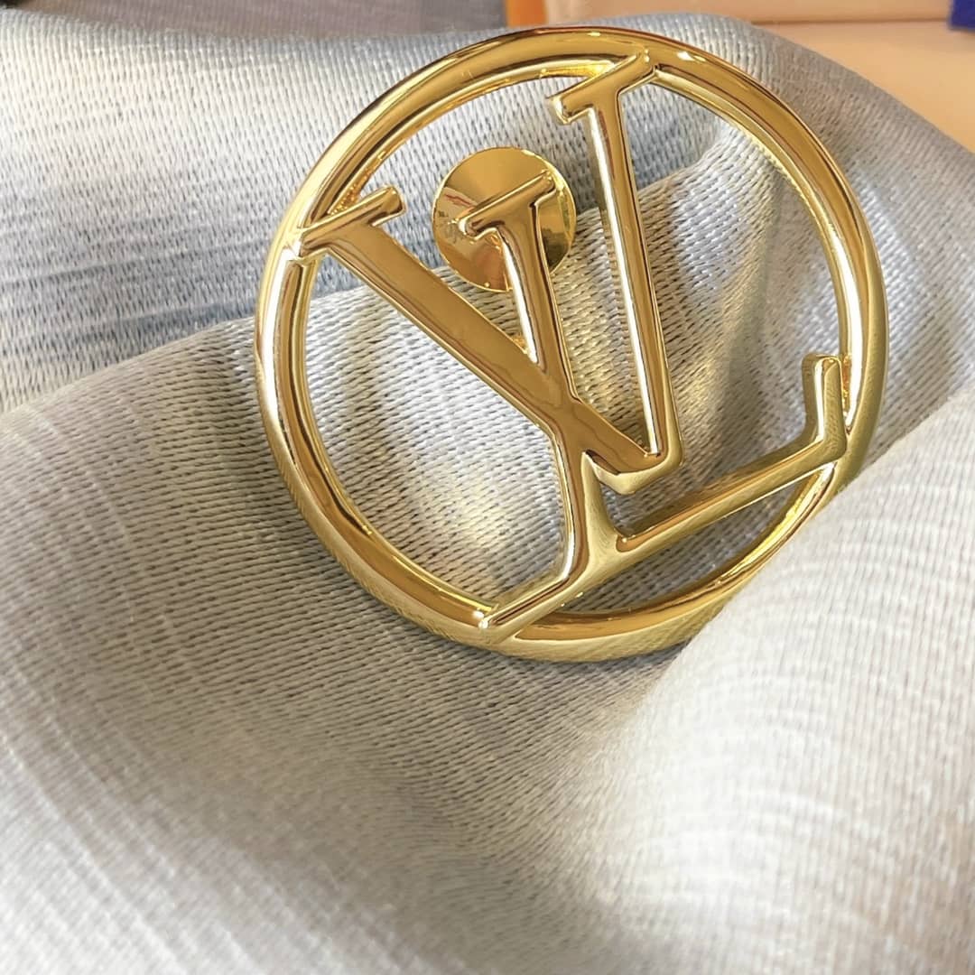 7 Star L0vis Vvtt0n Brooch