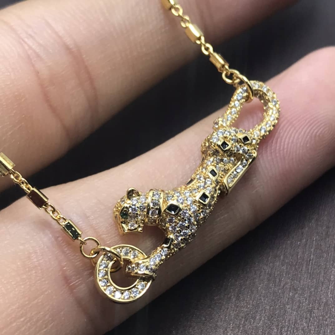 7 Star Ca*t1er Necklace