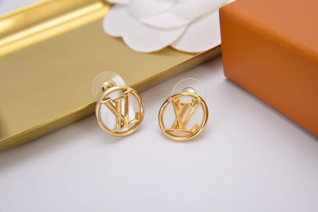 L0vis Vvtt0n Earring For Sale