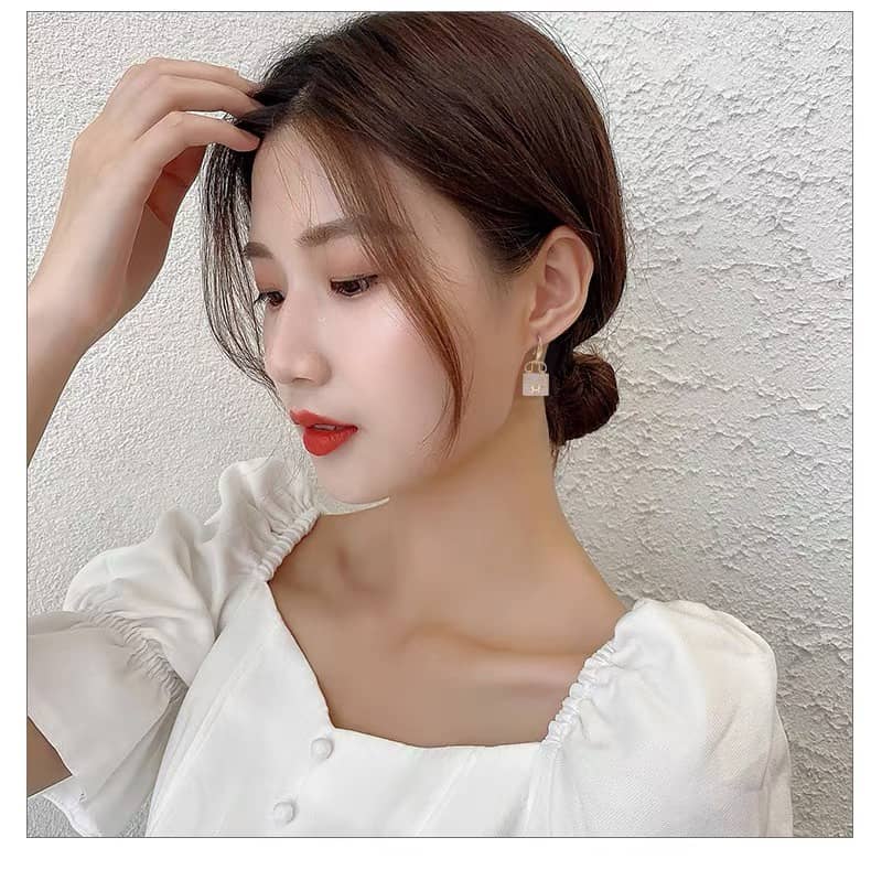 Knockoff H**me5 Logo Earring