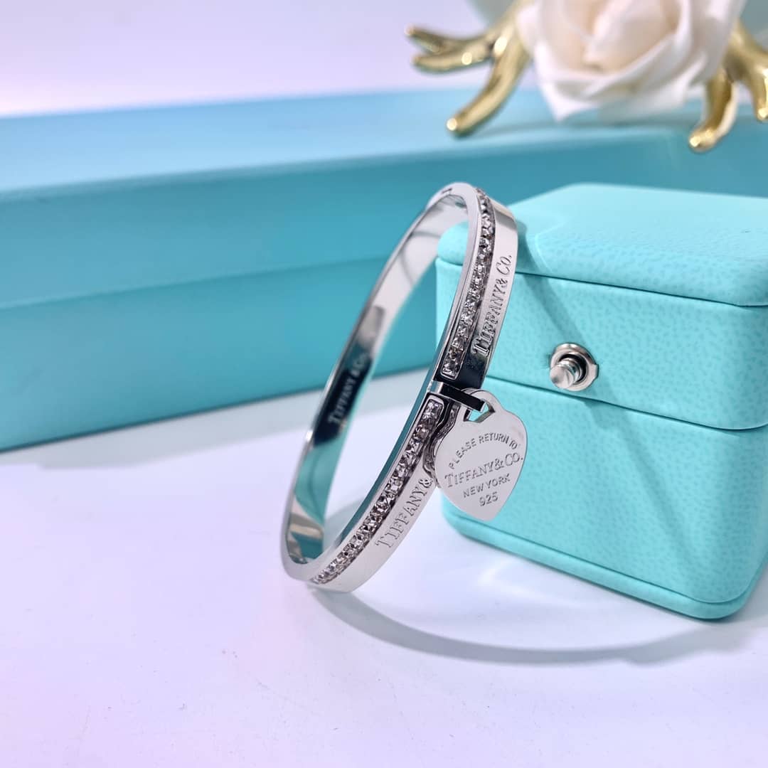 T*f*ny Bracelet Copy