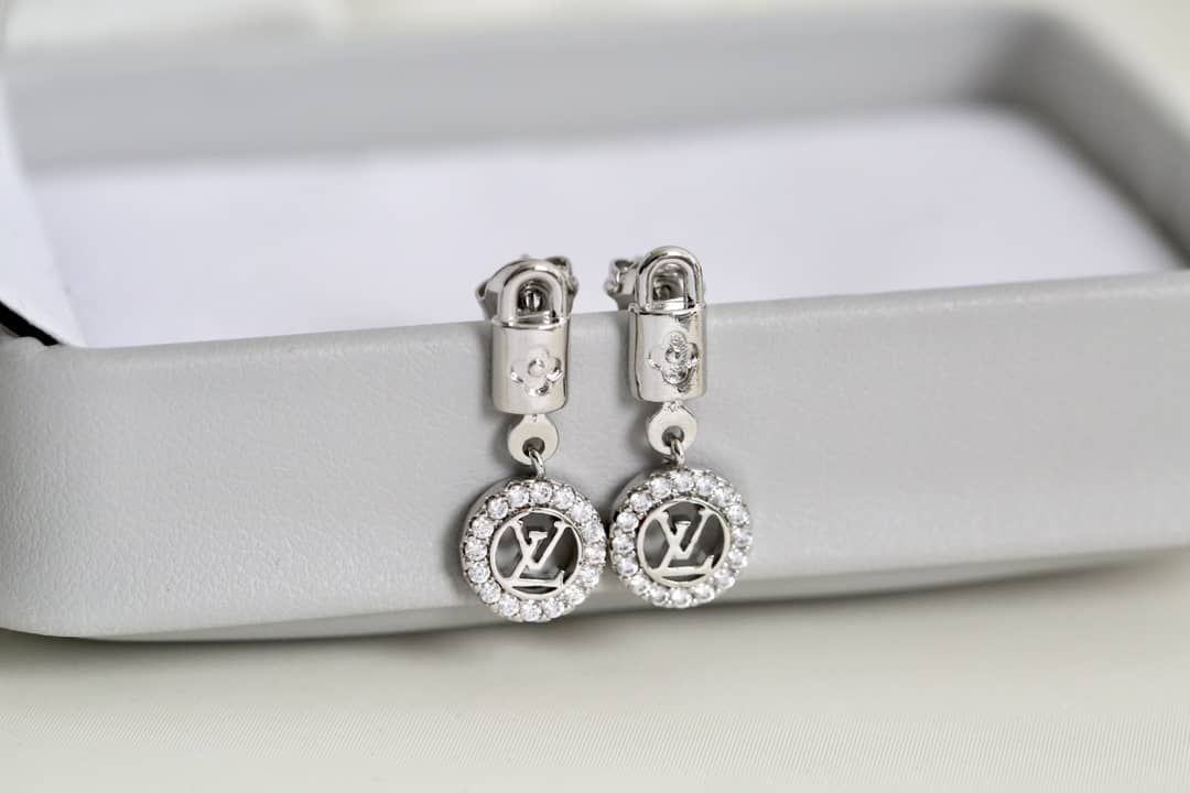 High Quality L0vis Vvtt0n Earring