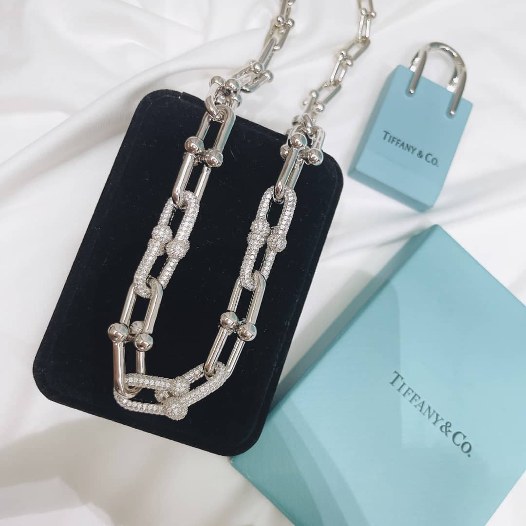 T*f*ny Necklace For Sale