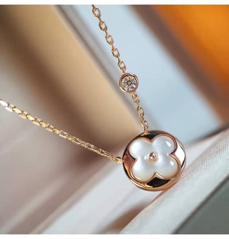High Quality L0vis Vvtt0n Necklace