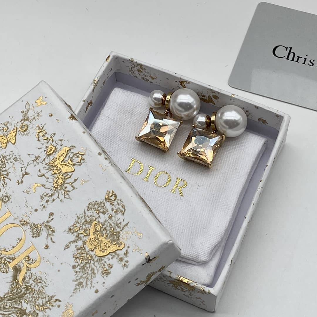 Top Quality Chr1st1an D10r Earring