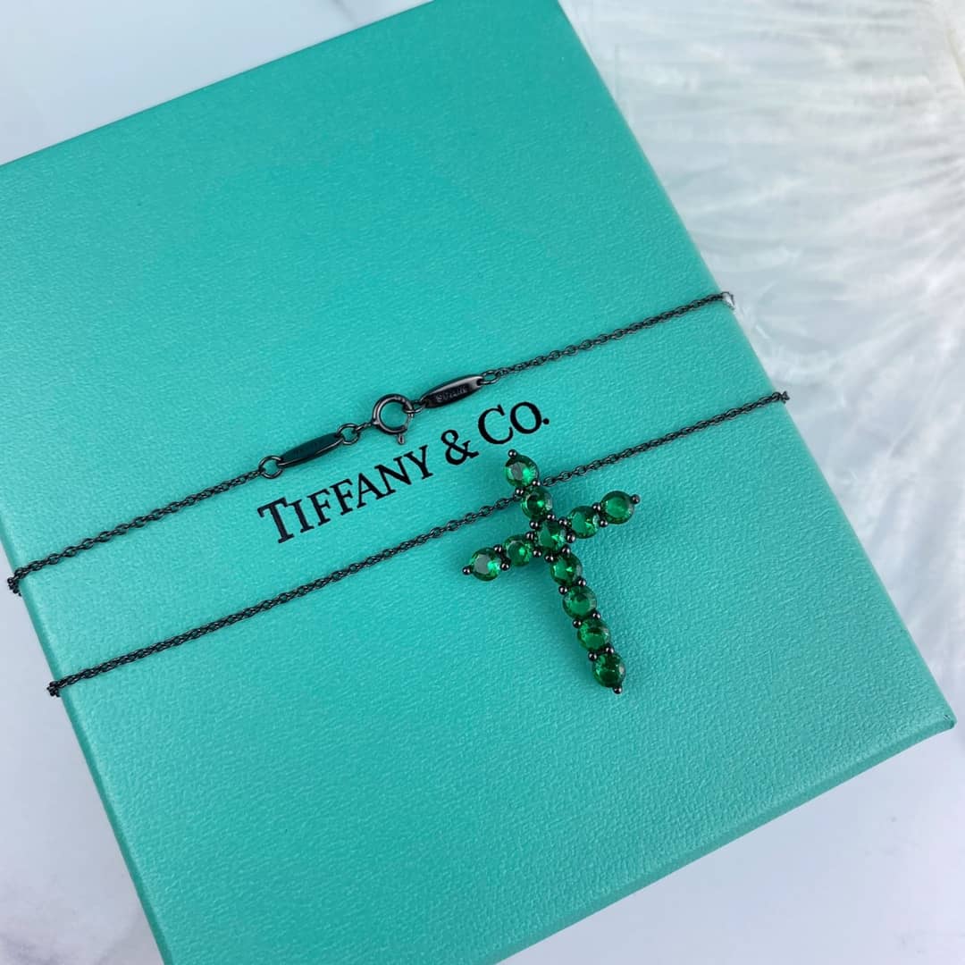T*f*ny Necklace For Sale