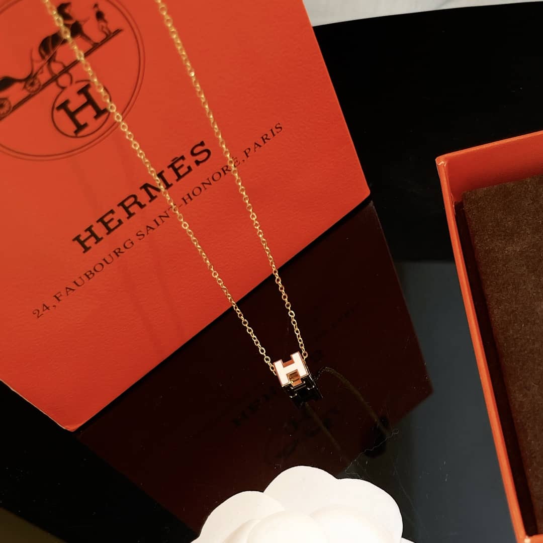 H**me5 Necklace Copy