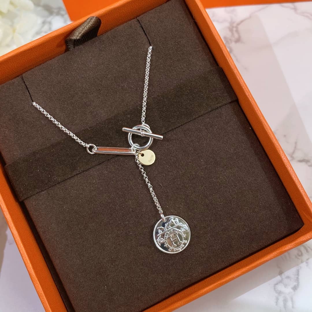 H**me5 Necklace For Sale