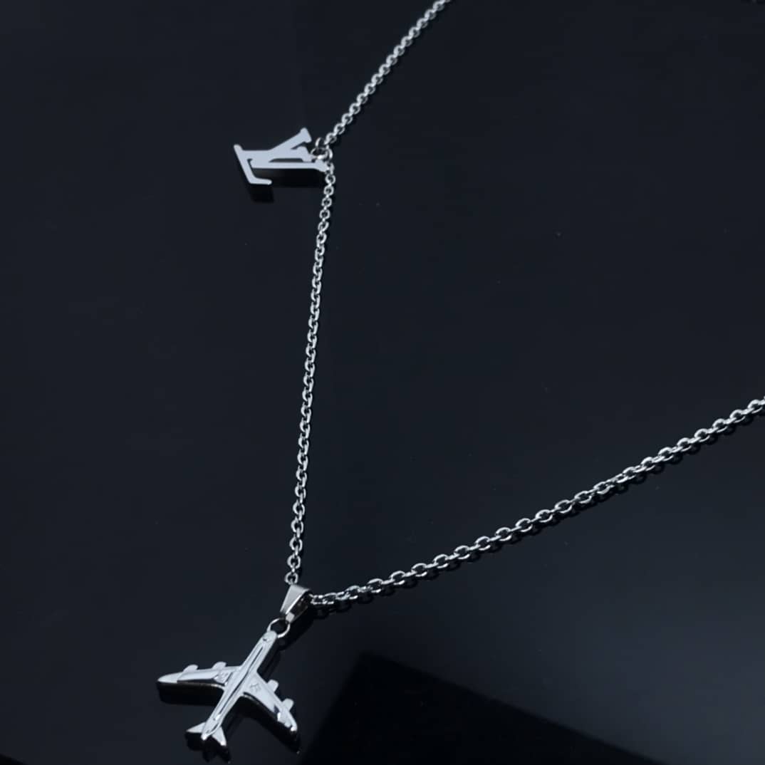 Knockoff L0vis Vvtt0n Logo Necklace