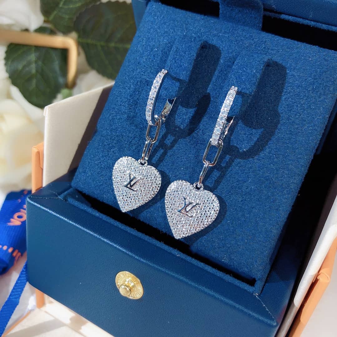 Fake L0vis Vvtt0n Logo Earring