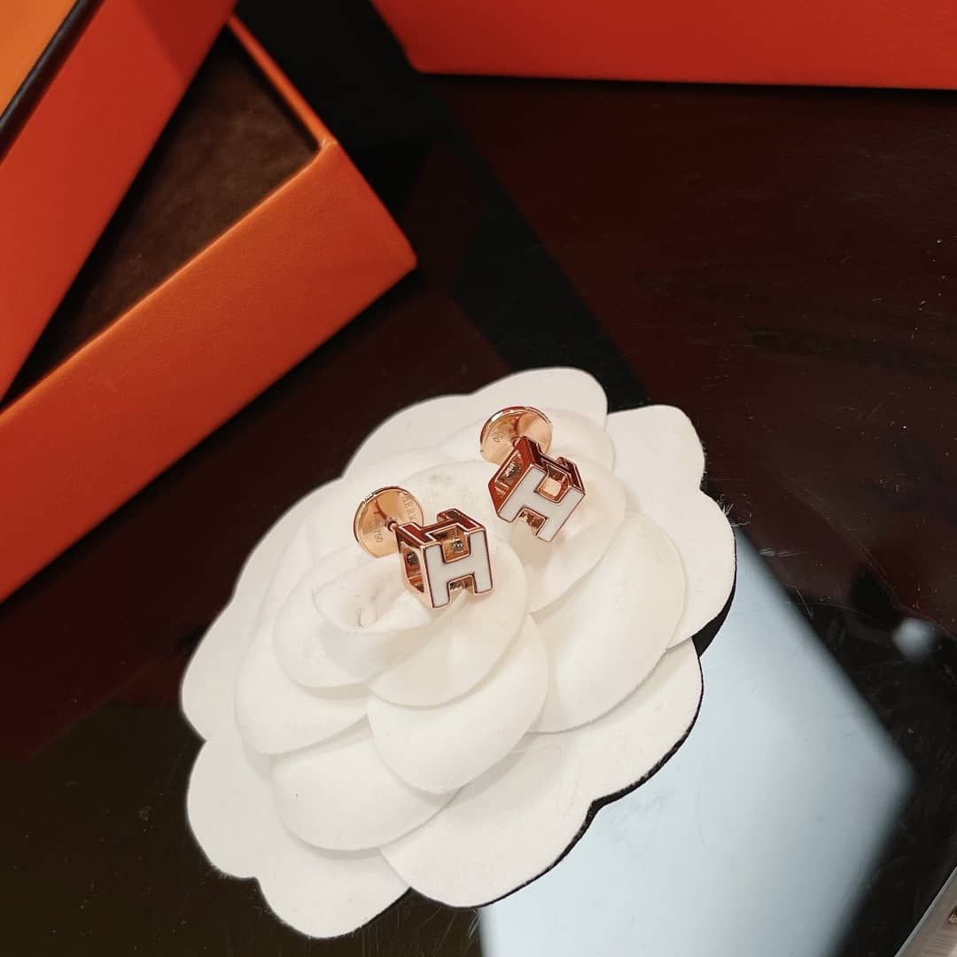 H**me5 Earring Copy