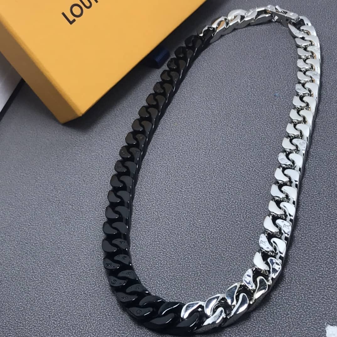 L0vis Vvtt0n Necklace First Copy