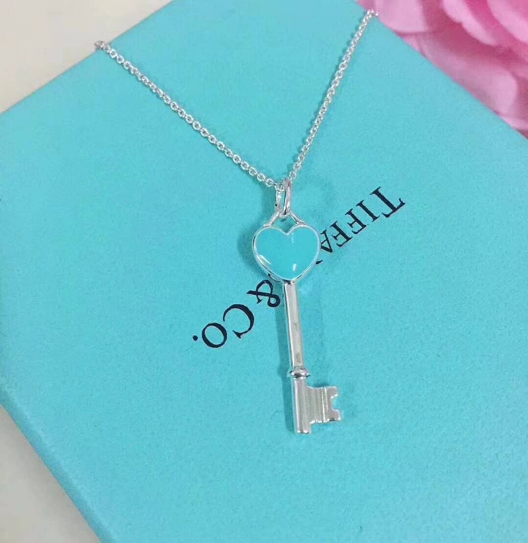 T*f*ny Necklace For Sale