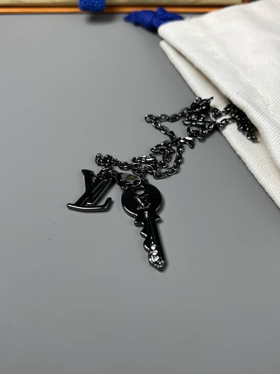 L0vis Vvtt0n Necklace Copy