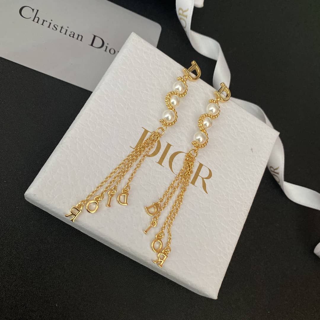 7 Star Chr1st1an D10r Earring