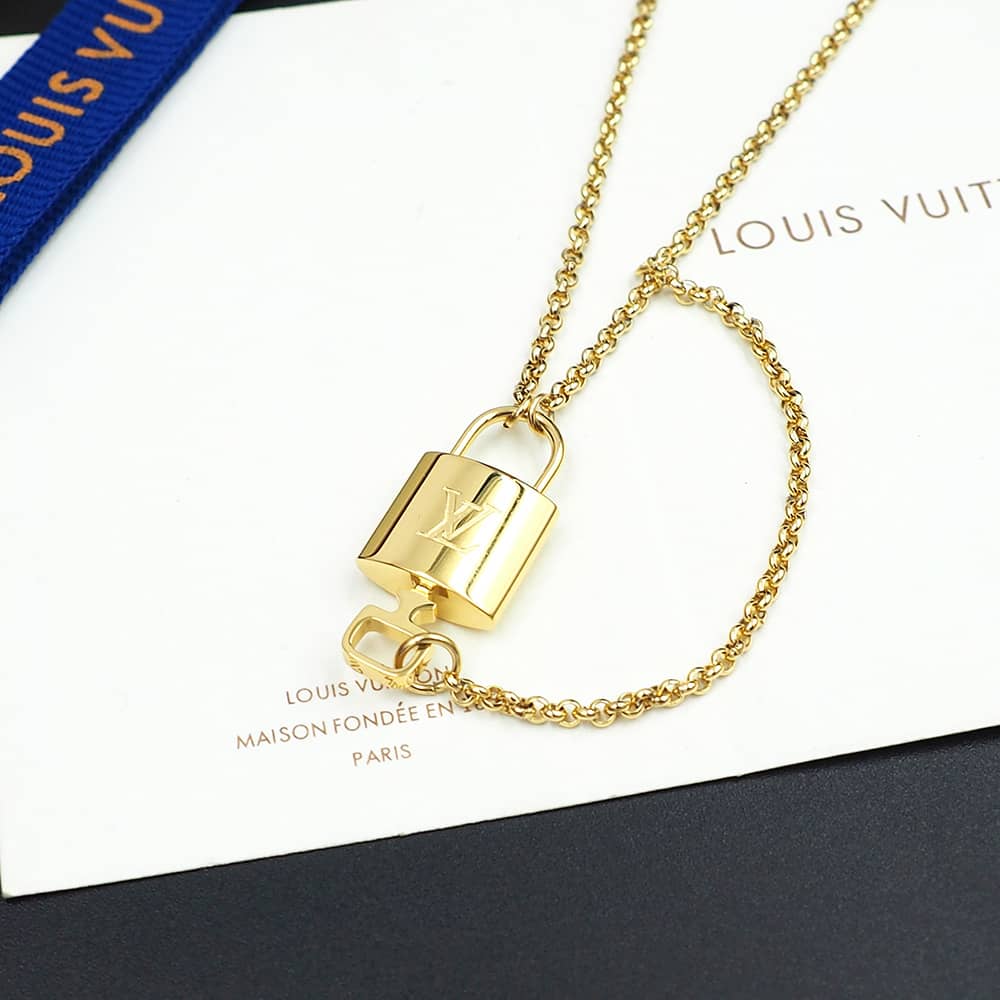 7 Star L0vis Vvtt0n Necklace