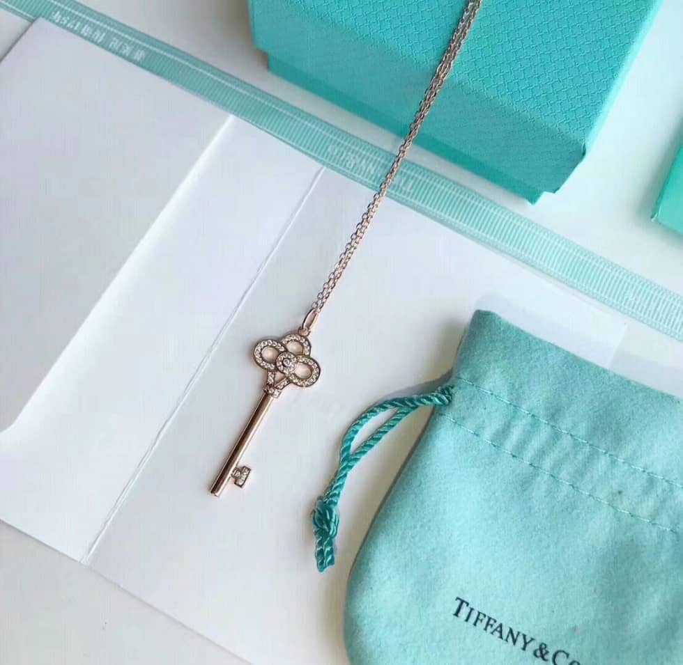 Knockoff T*f*ny Logo Necklace