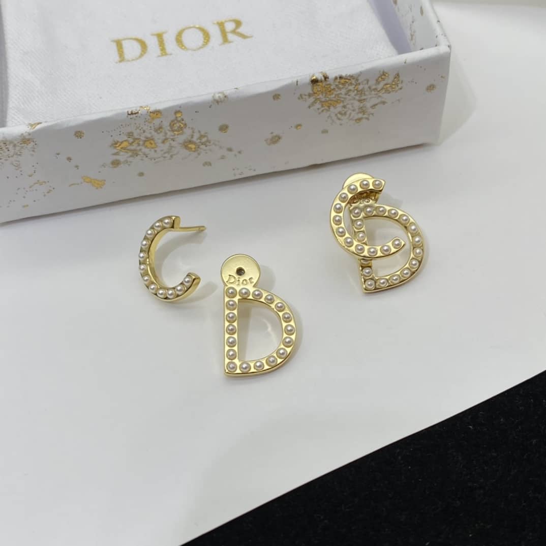 Best Chr1st1an D10r Classic Earring