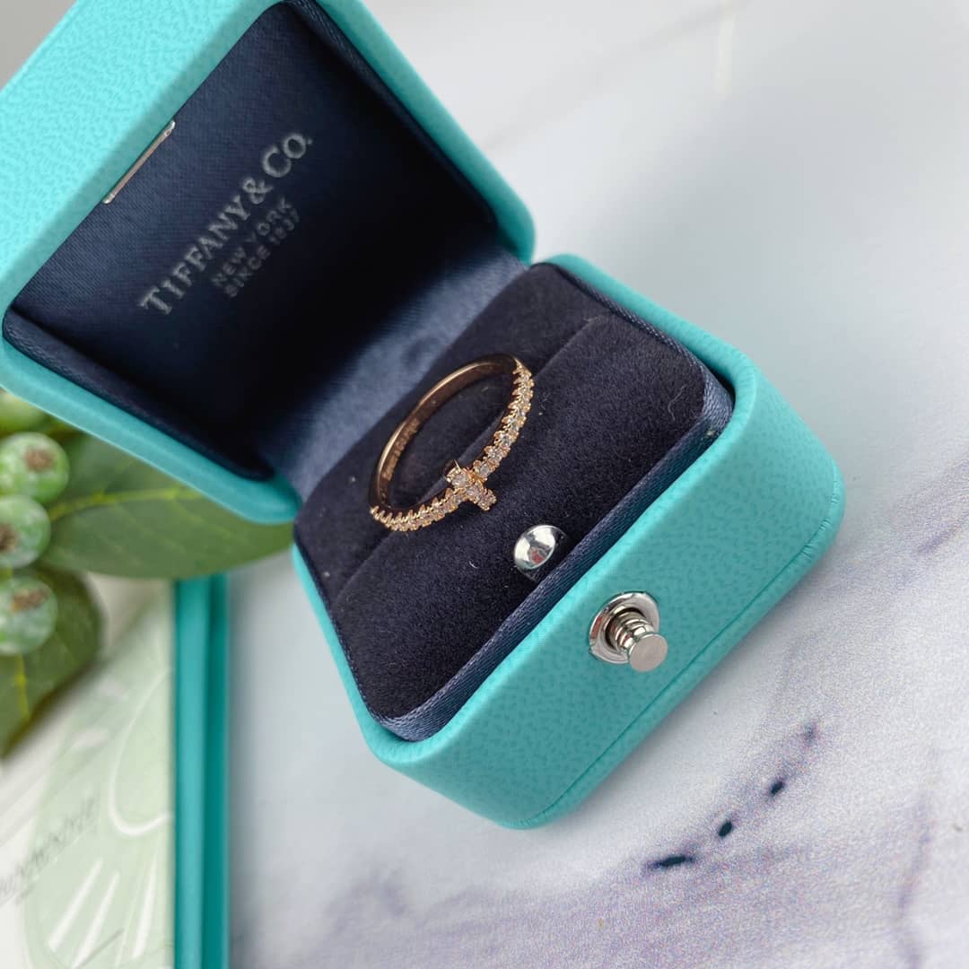Knockoff T*f*ny Logo Ring
