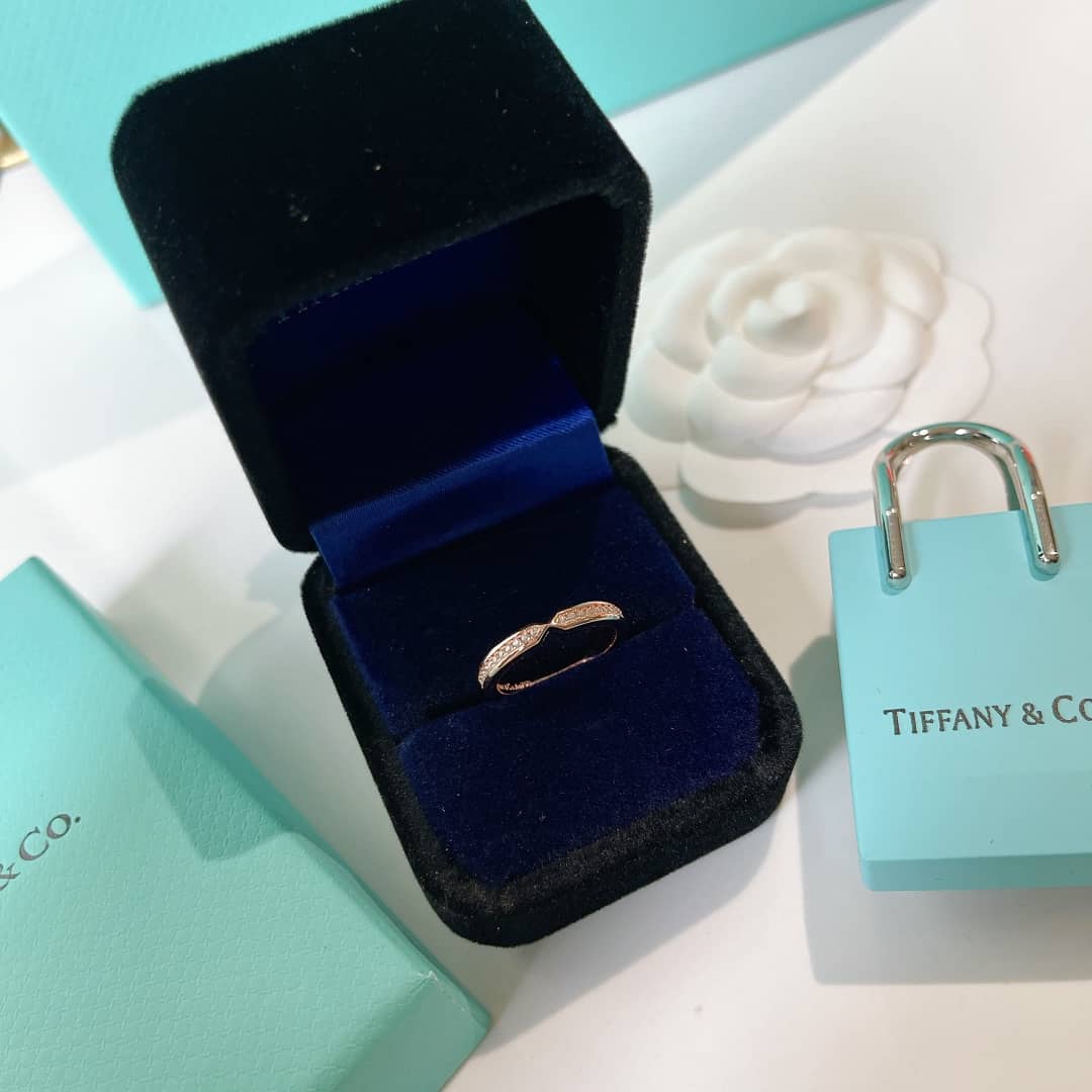 High Quality T*f*ny Ring