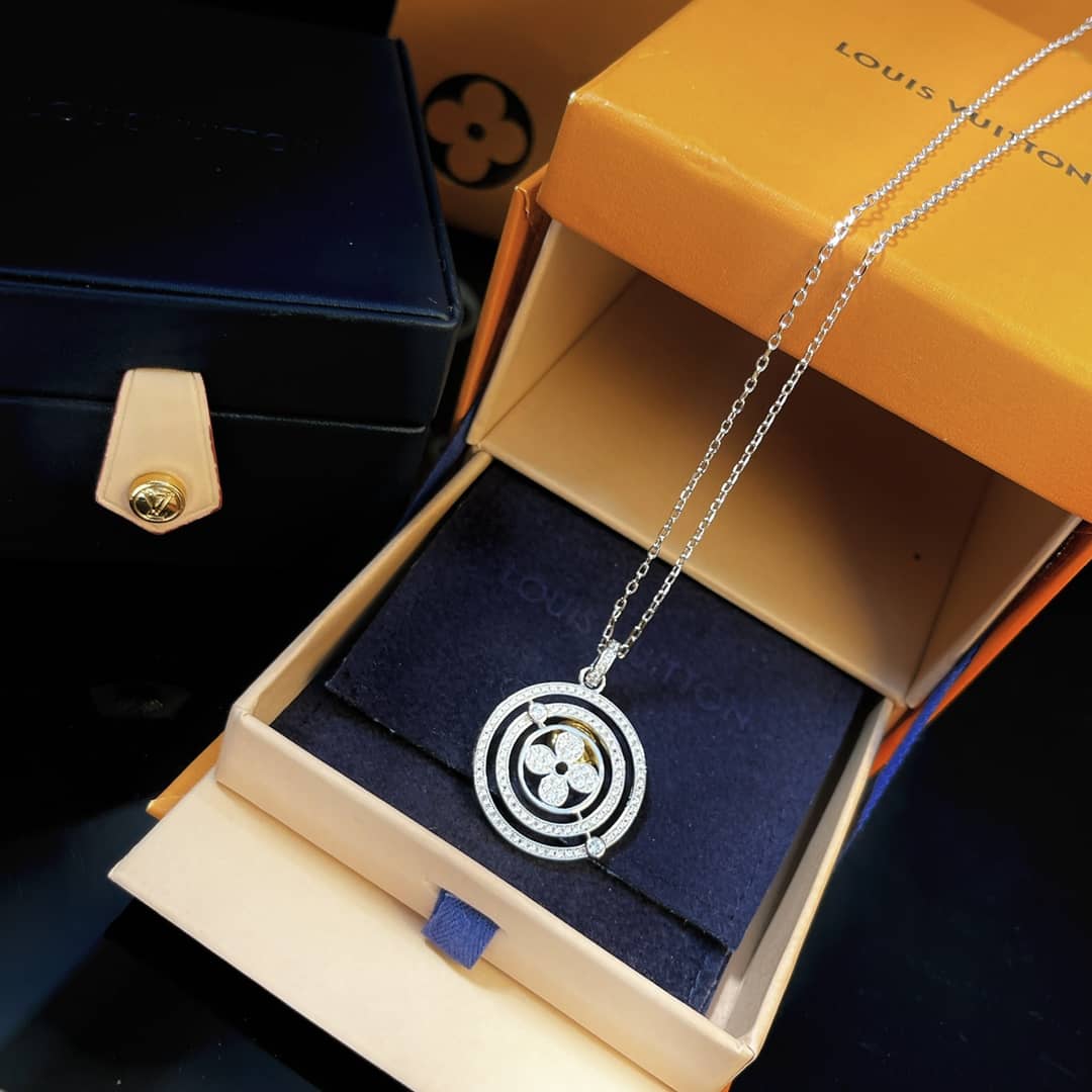 L0vis Vvtt0n Necklace Copy