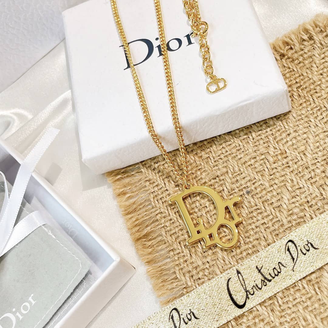 Luxury Chr1st1an D10r Classic AAA+ Necklace