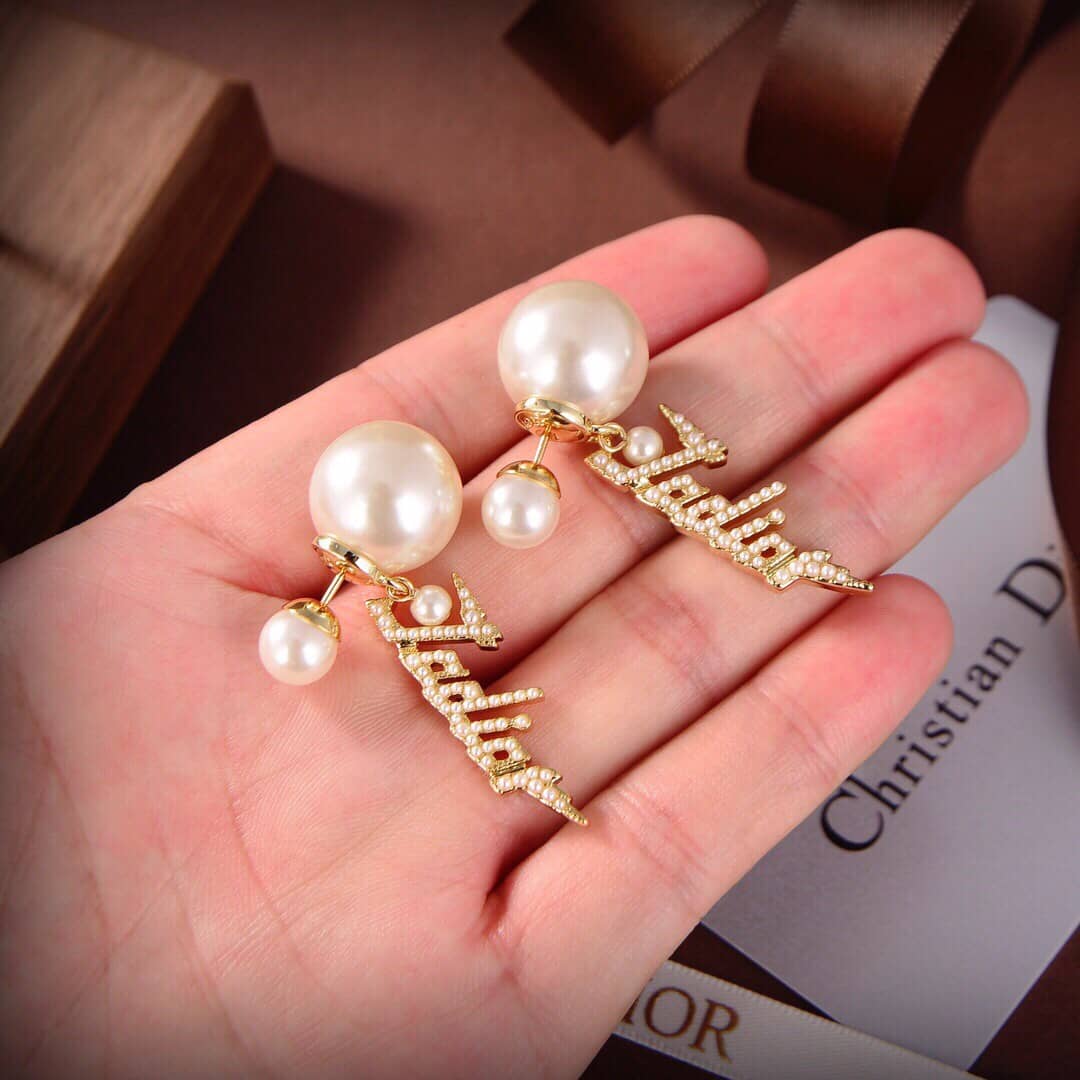 Top Quality Chr1st1an D10r Earring