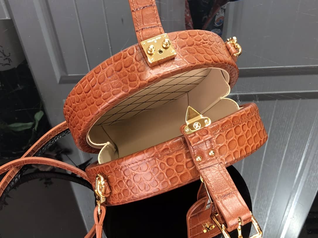 L0vis Vvtt0n Petite Boite Chapeau Crocodilien Brillant Replica Bag Yellow N93597