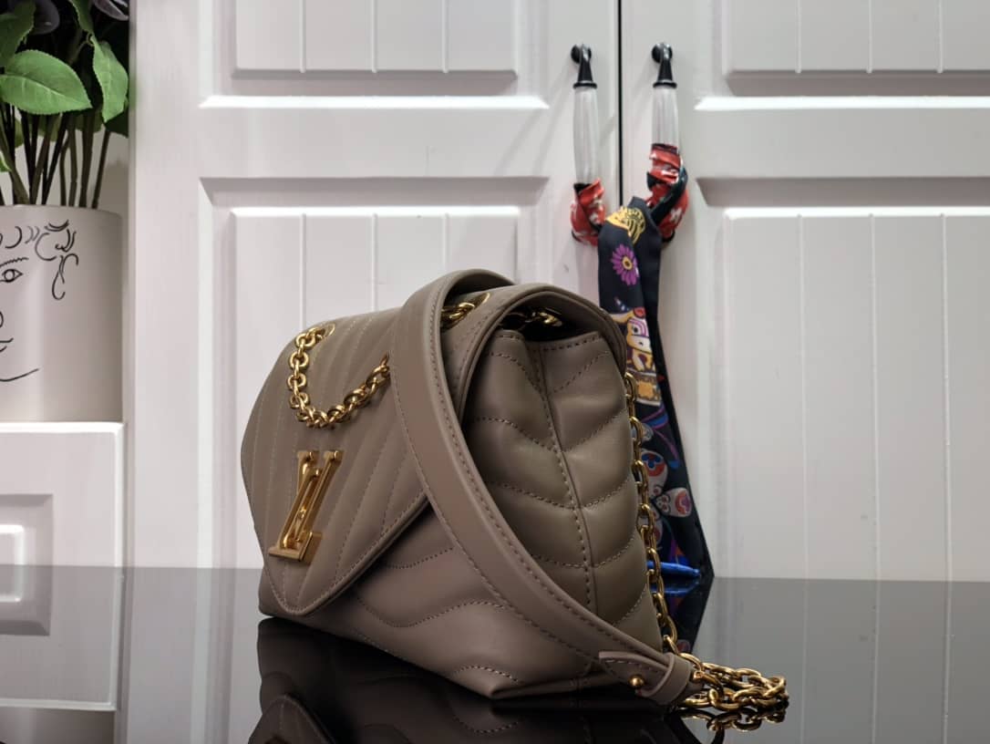 L0vis Vvtt0n New Wave Chain Leather Replica Shoulder Bag Gray M58550