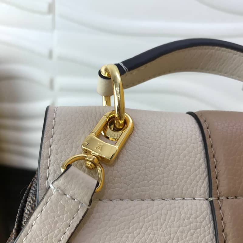 L0vis Vvtt0n Damier Ebene Clapton Replica Backpack Beige N42262