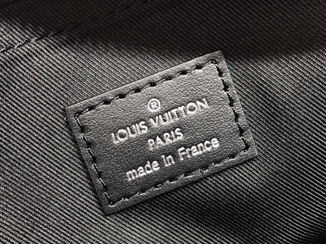 L0vis Vvtt0n Steamer Taurillon Monogram Messenger Bag Replica M57307