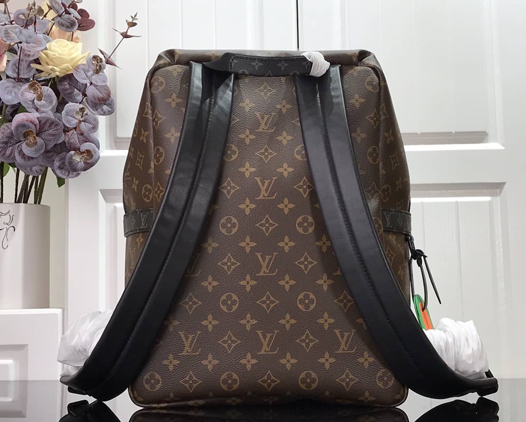 L0vis Vvtt0n Monogram Yellow Logo Discovery Replica Backpack M57965