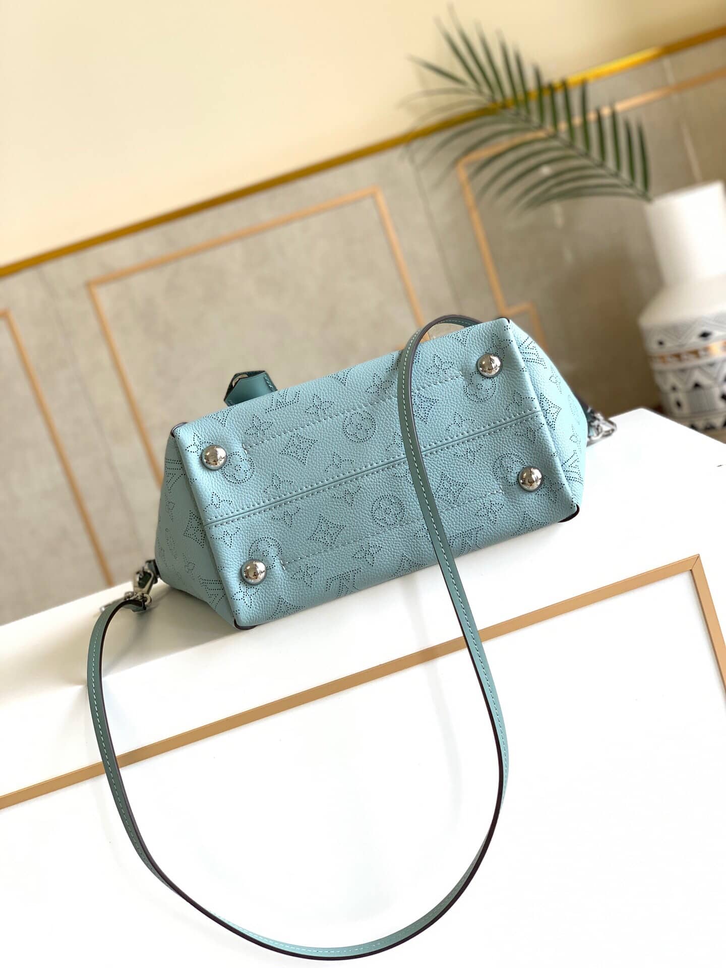 L0vis Vvtt0n Mahina Perforated Leather Hina PM Bag Replica M55905