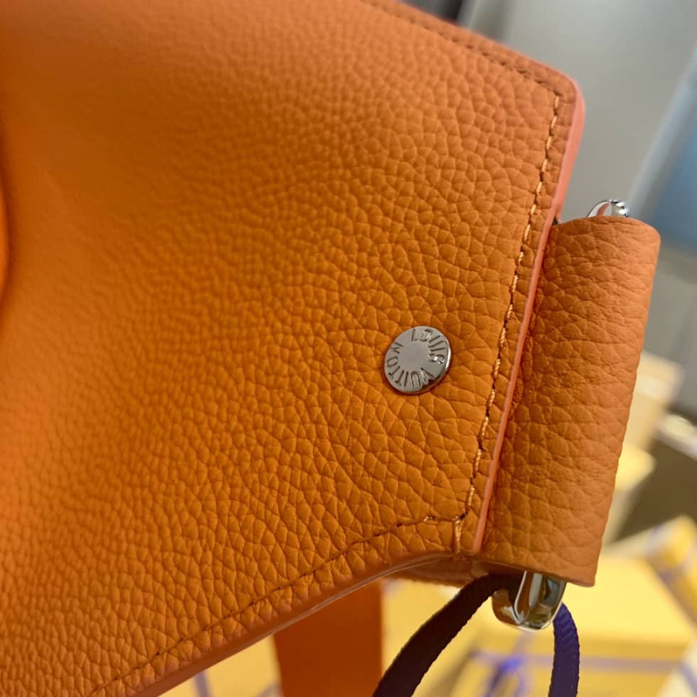 L0vis Vvtt0n New Sling Aerogram M59625 Replica Shoulder Bag