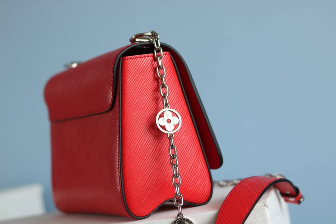 L0vis Vvtt0n Textured Epi Leather Twist Series Bag