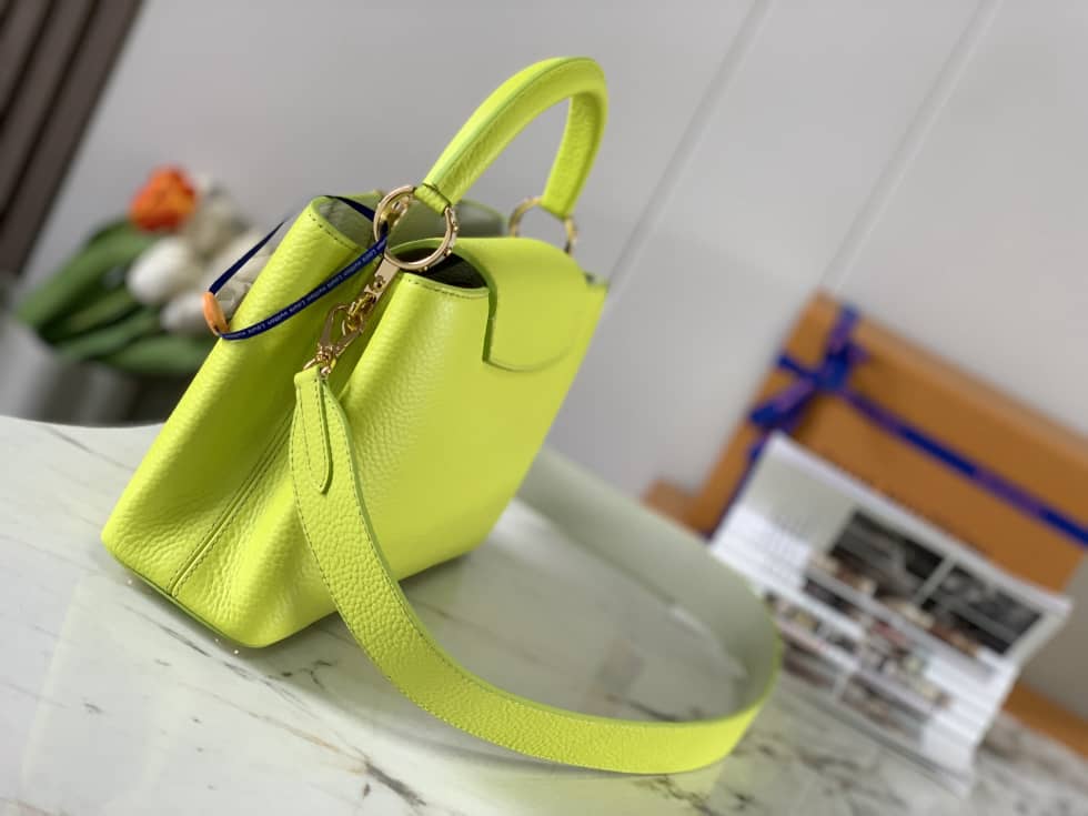 L0vis Vvtt0n Capucines BB Yellow M59468 Replica Shoulder Bag