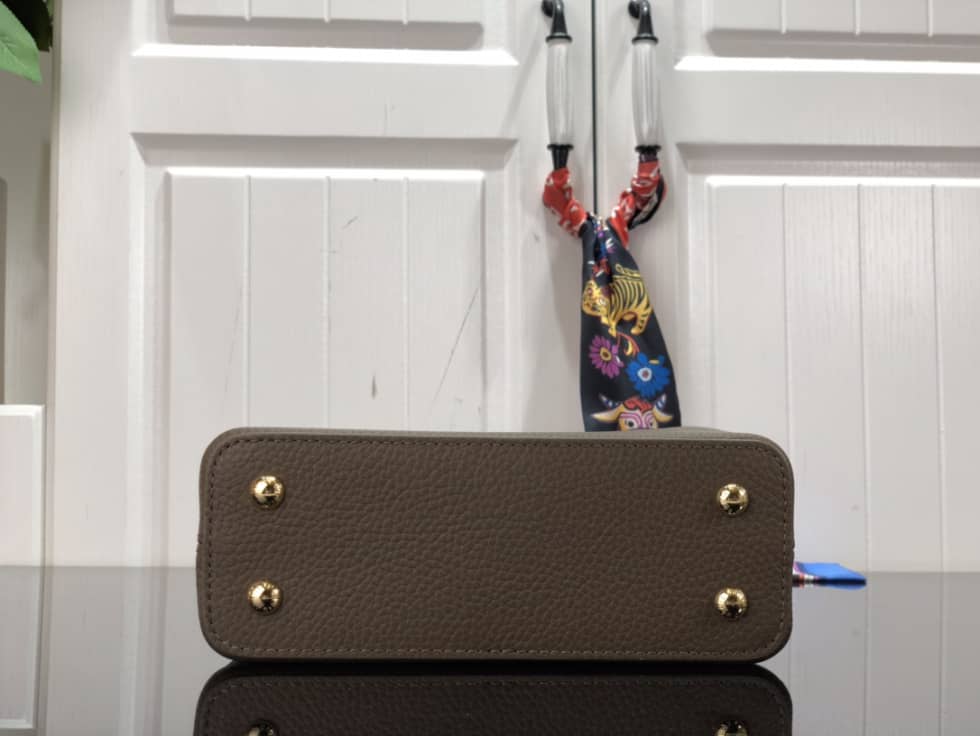 L0vis Vvtt0n Capucines Mini M59709 Replica Shoulder Bag