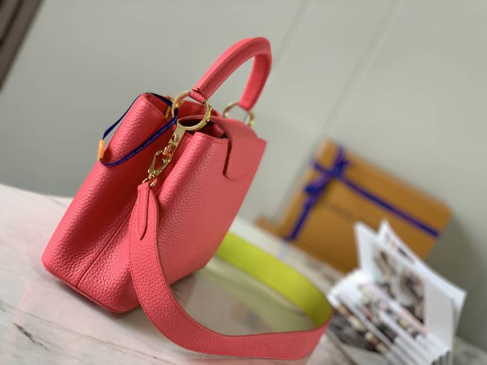 L0vis Vvtt0n Capucines BB Rose M59468 Replica Shoulder Bag