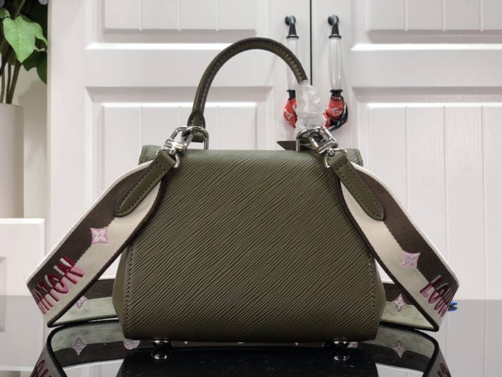 L0vis Vvtt0n Cluny Mini Epi Leather M58928 Replica Shoulder Bag