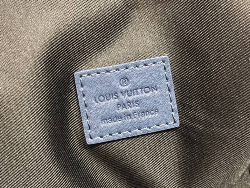 L0vis Vvtt0n Flight Taurillon Leather Messenger Bag Replica M58493