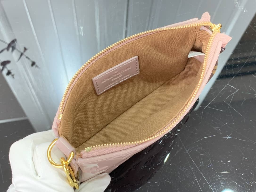 L0vis Vvtt0n Pochette Dupe Monogram Vernis Accessories Replica Pouch Pink M58009