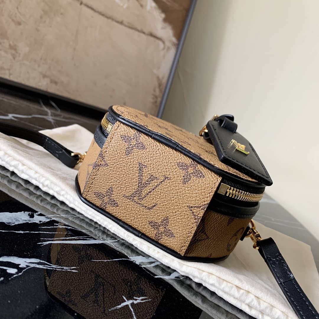 Best Replica L0vis Vvtt0n Monogram Reverse Mini Boite Chapeau Replica Shoulder Bag Yellow M68276(ColaReps)